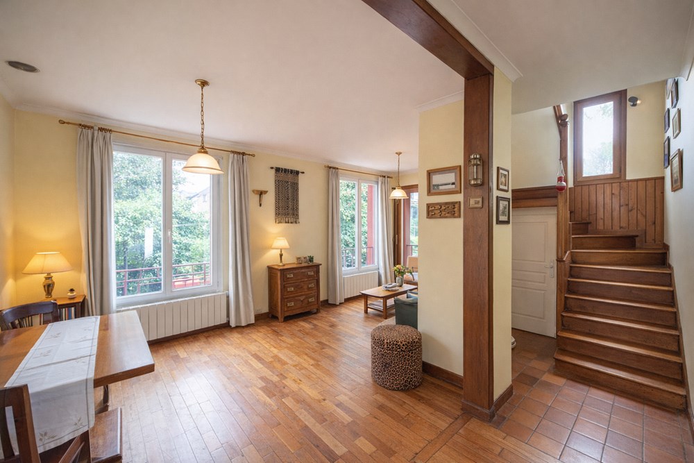MAISON T5 - 3/4 CHAMBRES - TERRAIN 200 - CENTRE VILLE A PROXIMITE - RARE - COUP DE COEUR photo 4